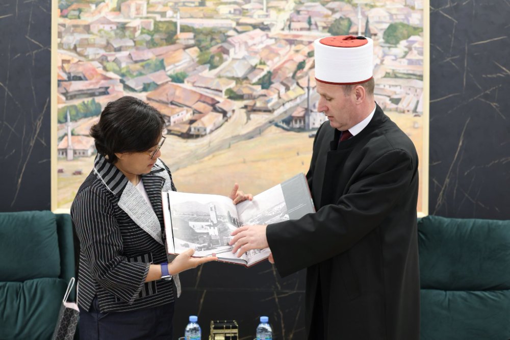 Ambasadorja e Republikës së Indonezisë viziton KMSH-në