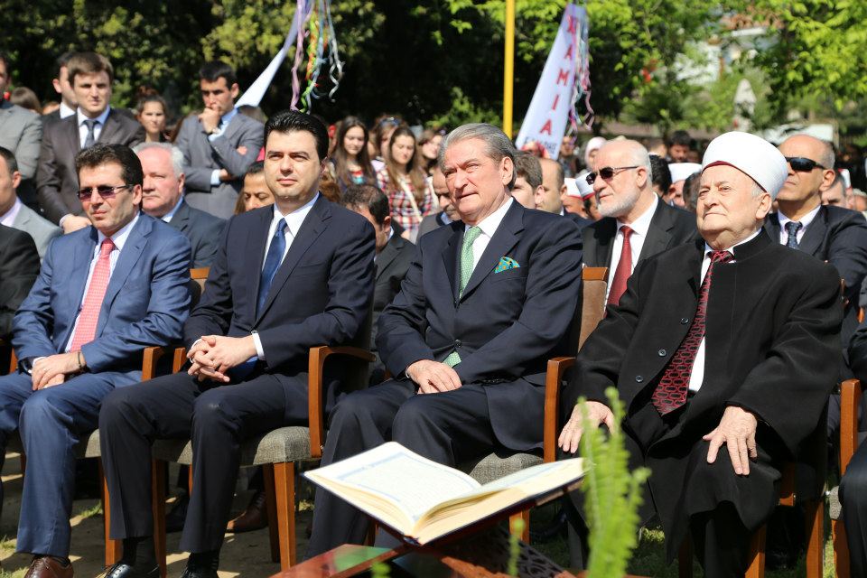 Zhvillohet ceremonia e fillimit të punimeve të Xhamisë së Madhe të Tiranës