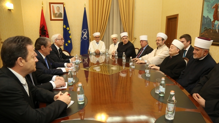 Krerët myslimanë të Ballkanit takojnë Kryeministrin Berisha