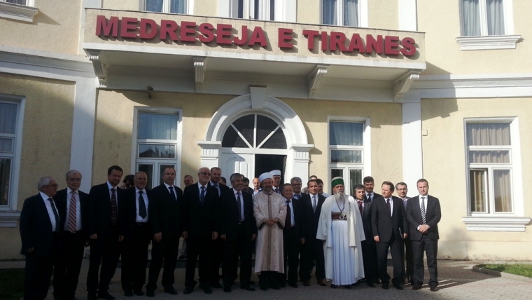 Krerët myslimanë të Ballkanit vizitojnë medresenë e Tiranës