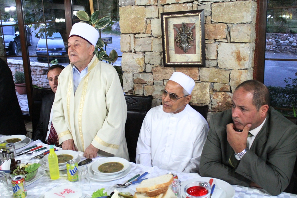 Kryetari H. Selim Muça në iftar me imamë dhe besimtarë të Librazhdit