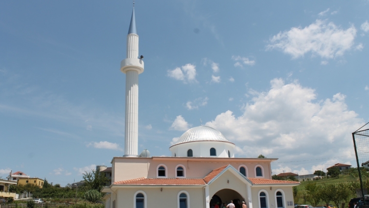 Inaugurohet xhamia e re në Kashar-Valis