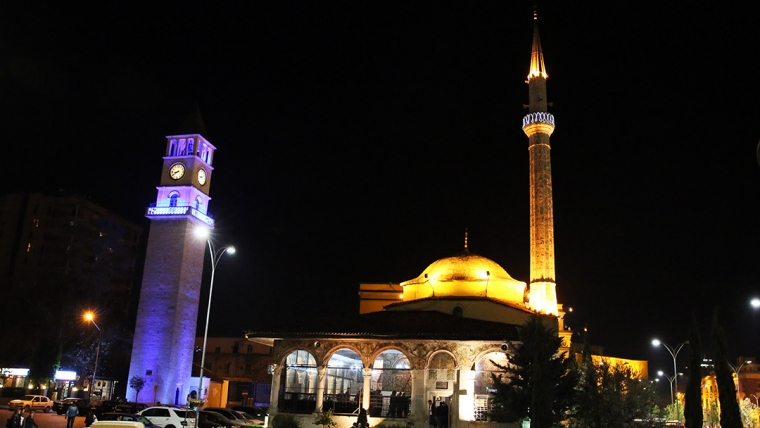 Fillojnë mbrëmjet e besimit në Xhamitë e Tiranës