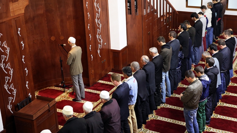 “Frytet e Besimit” në Xhaminë e Ali Demit