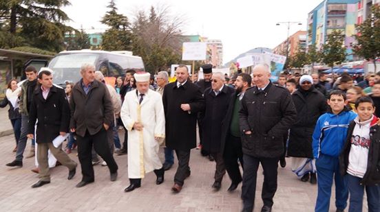 Elbasan, marshim për paqen