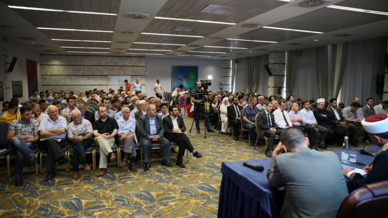 Tiranë, mbahet simpoziumi “Ramazani dhe vlerat e tij”