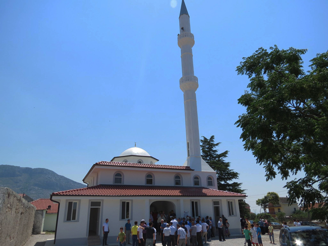 Hap dyert xhamia e re në fshatin Koplik i Sipërm