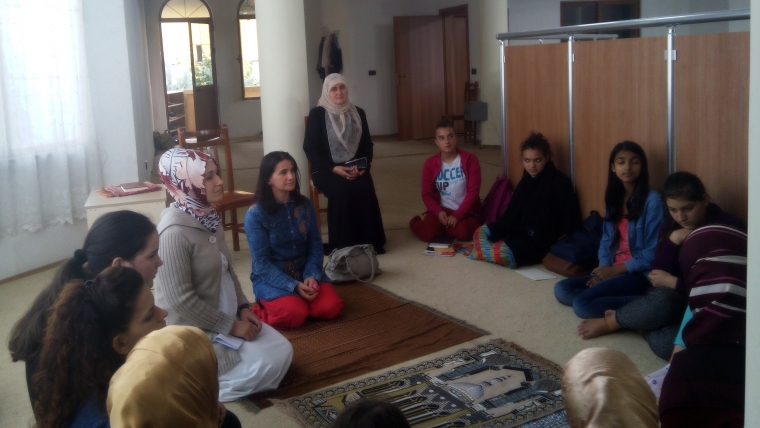 Dibër, Zyra e Gruas diskuton mbi rolin e familjes në Islam   