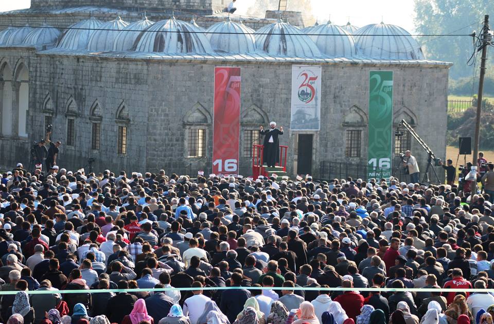 25 vite liri besimi, xhamia e Plumbit dëshmitare e ditëve të veçanta