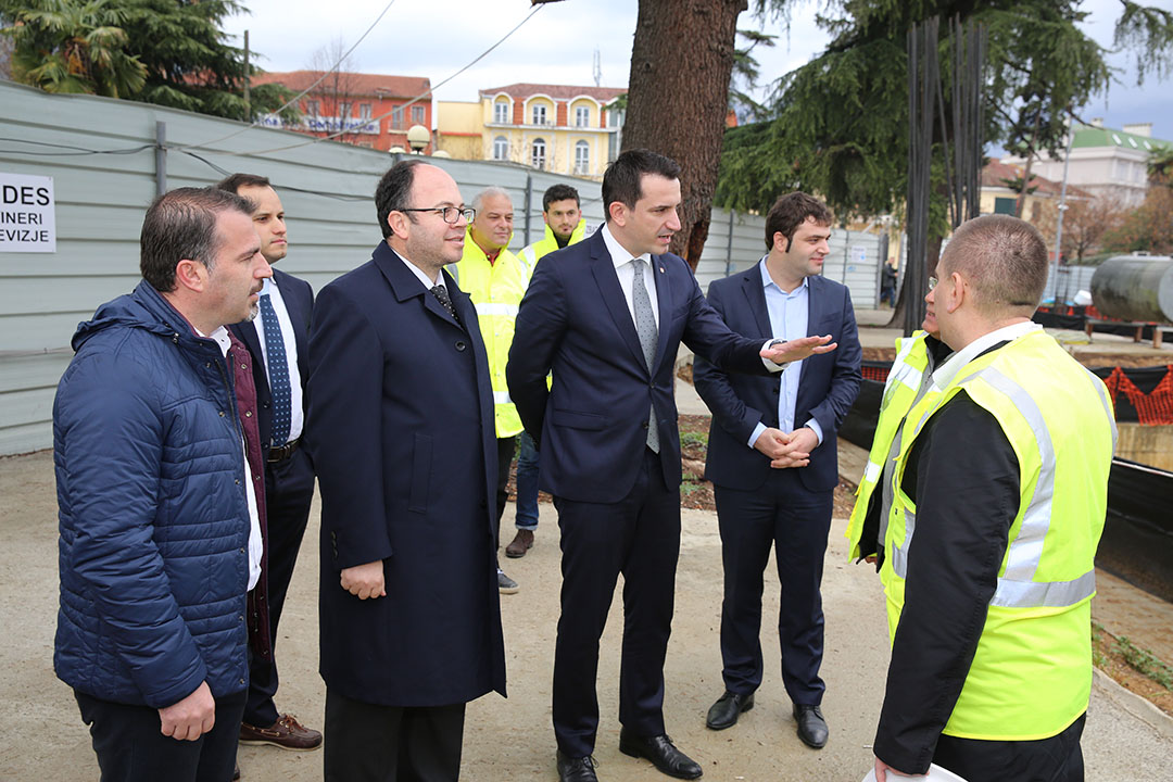 Bruçaj e Veliaj inspektojnë punimet e Xhamisë së Namazgjasë