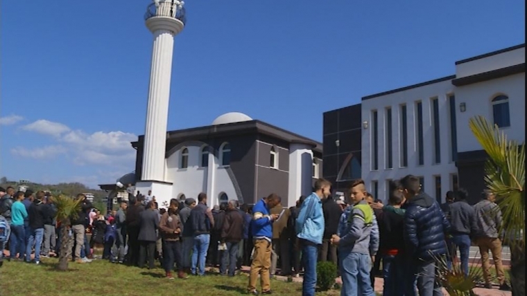 Përurohet Xhamia dhe Qendra Kulturore “Shkafane” te Gjiri i Lalzit