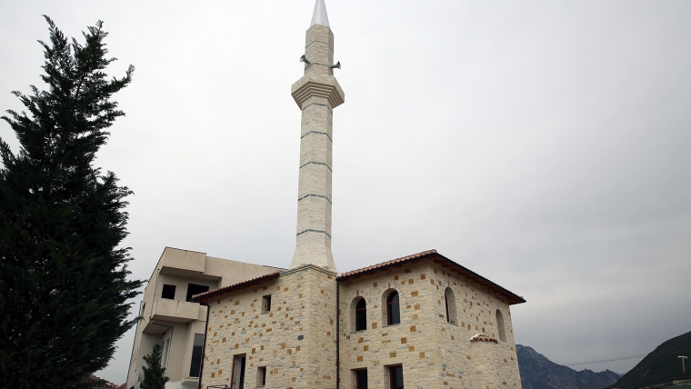 Inaugurohet Xhamia e re në Zall-Herr, Tiranë