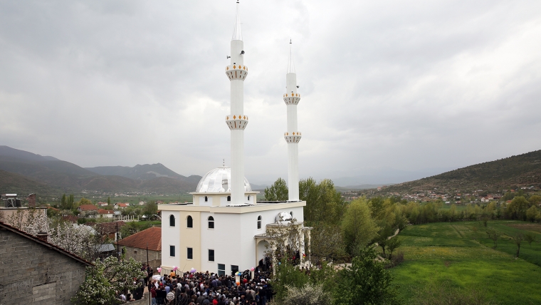 Inaugurohet xhamia e re me dy minare në Rrajcë, Prrenjas