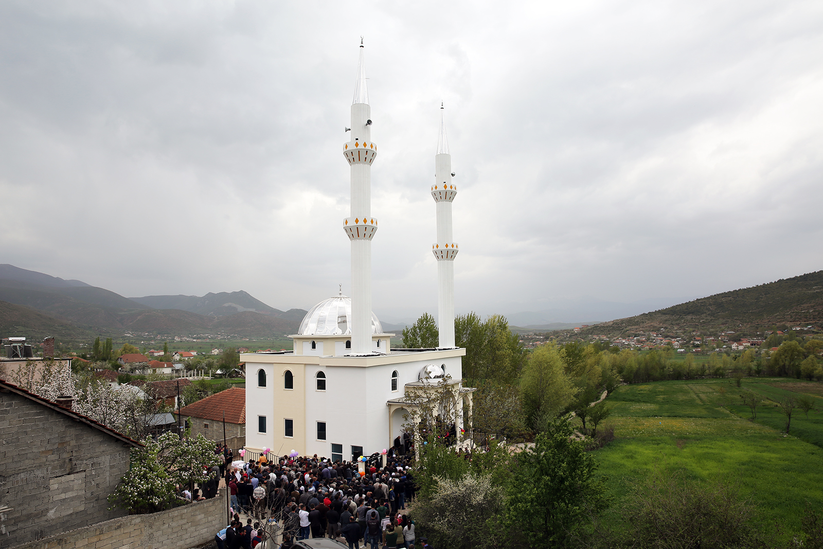 Inaugurohet xhamia e re me dy minare në Rrajcë, Prrenjas