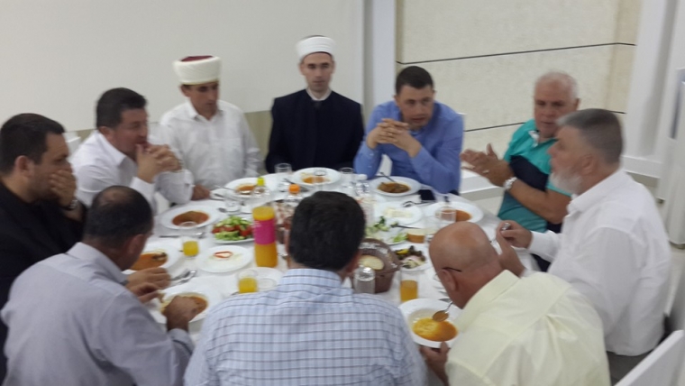 Myftinia Lezhë shtron iftar   