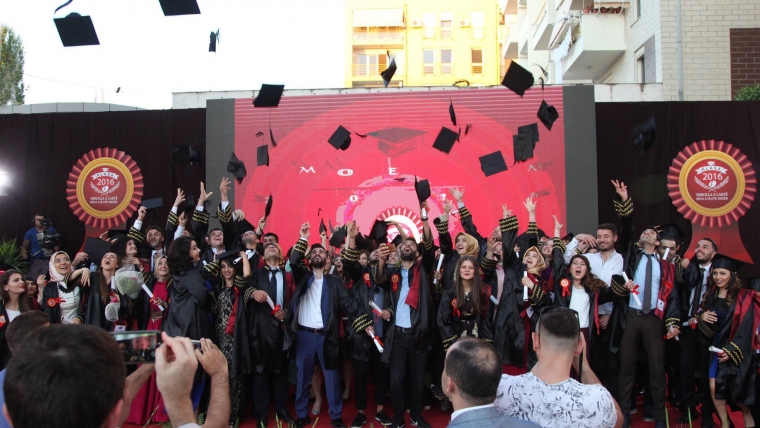 Universiteti Bedër diplomon brezin e tretë të studentëve