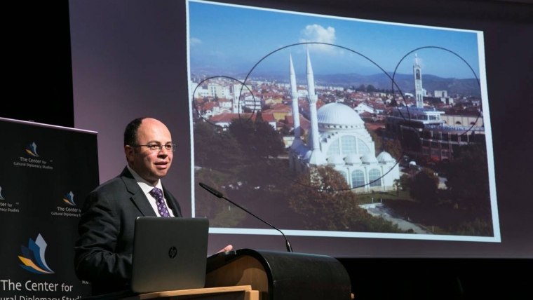 Bruçaj në Berlin: Shqipëria model i harmonisë ndërfetare