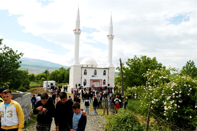 Pukë, inaugurohet xhamia e fshatit Qerret