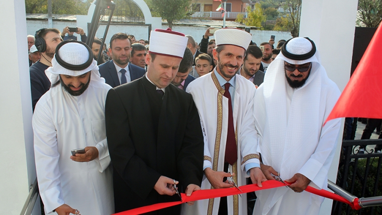 Inaugurohet Xhamia e re në fshatin Ahmetaq, Tiranë