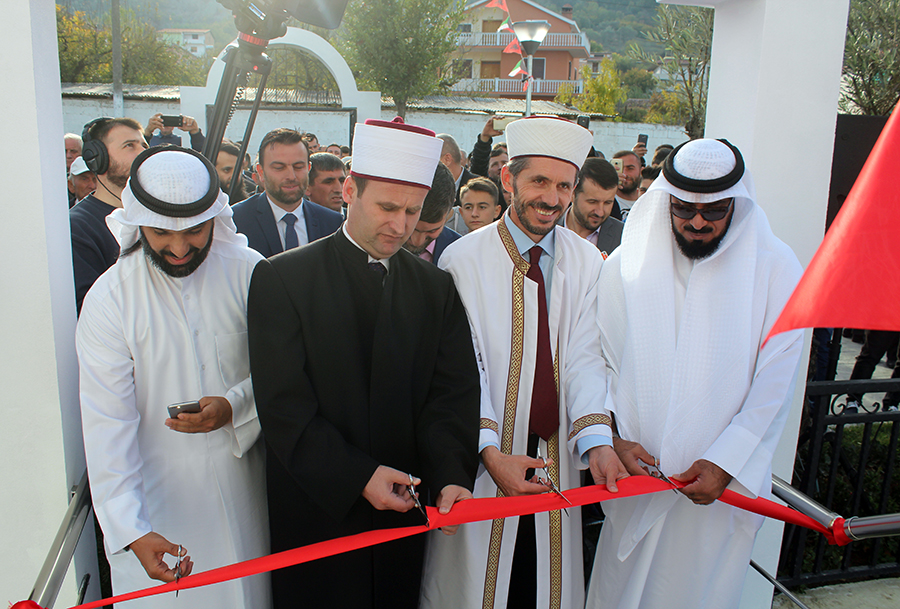 Inaugurohet Xhamia e re në fshatin Ahmetaq, Tiranë