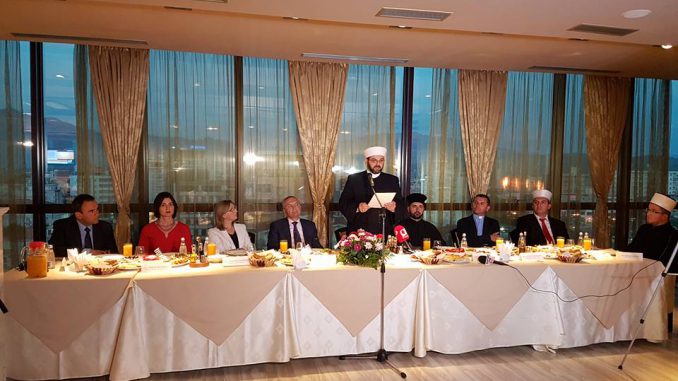 Myftinia e Shkodrës shtron iftar për besimtarë dhe personalitete të qytetit