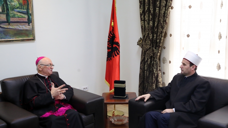 Kryetari i Konferencës Ipeshkvore të Shqipërisë uron kreun e KMSH-së