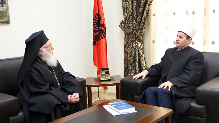 Kryepeshkopi i Kishës Ortodokse Autoqefale të Shqipërisë, viziton KMSH-në