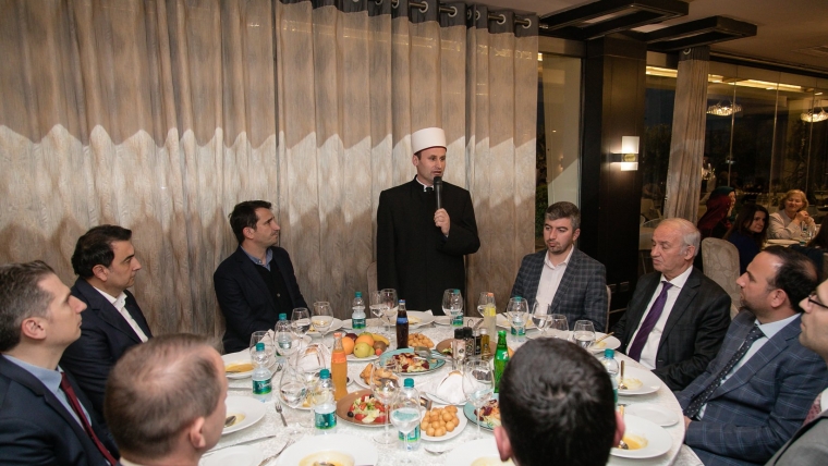 Bashkia Tiranë shtron iftar për Komunitetin Mysliman të Shqipërisë