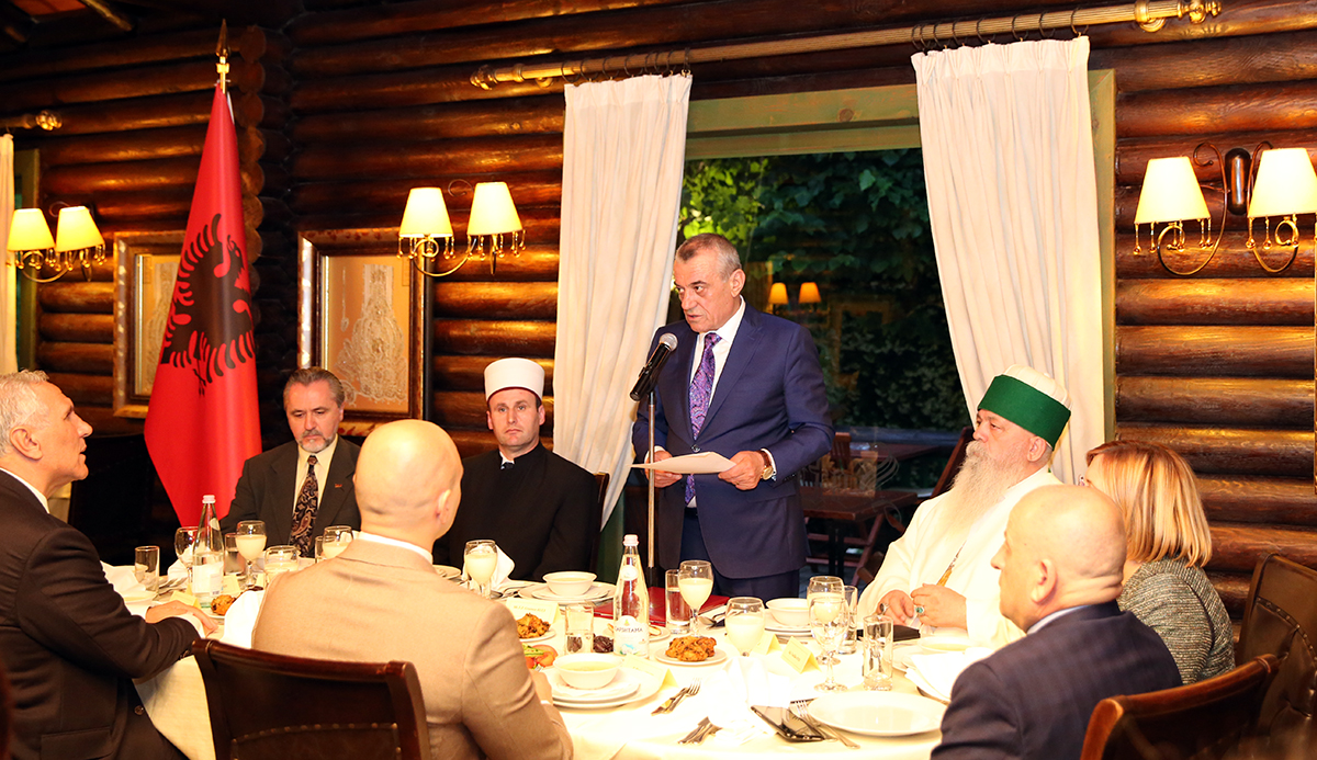 Kryetari i Kuvendit, z. Gramoz Ruçi shtron iftar për Muajin e Ramazanit