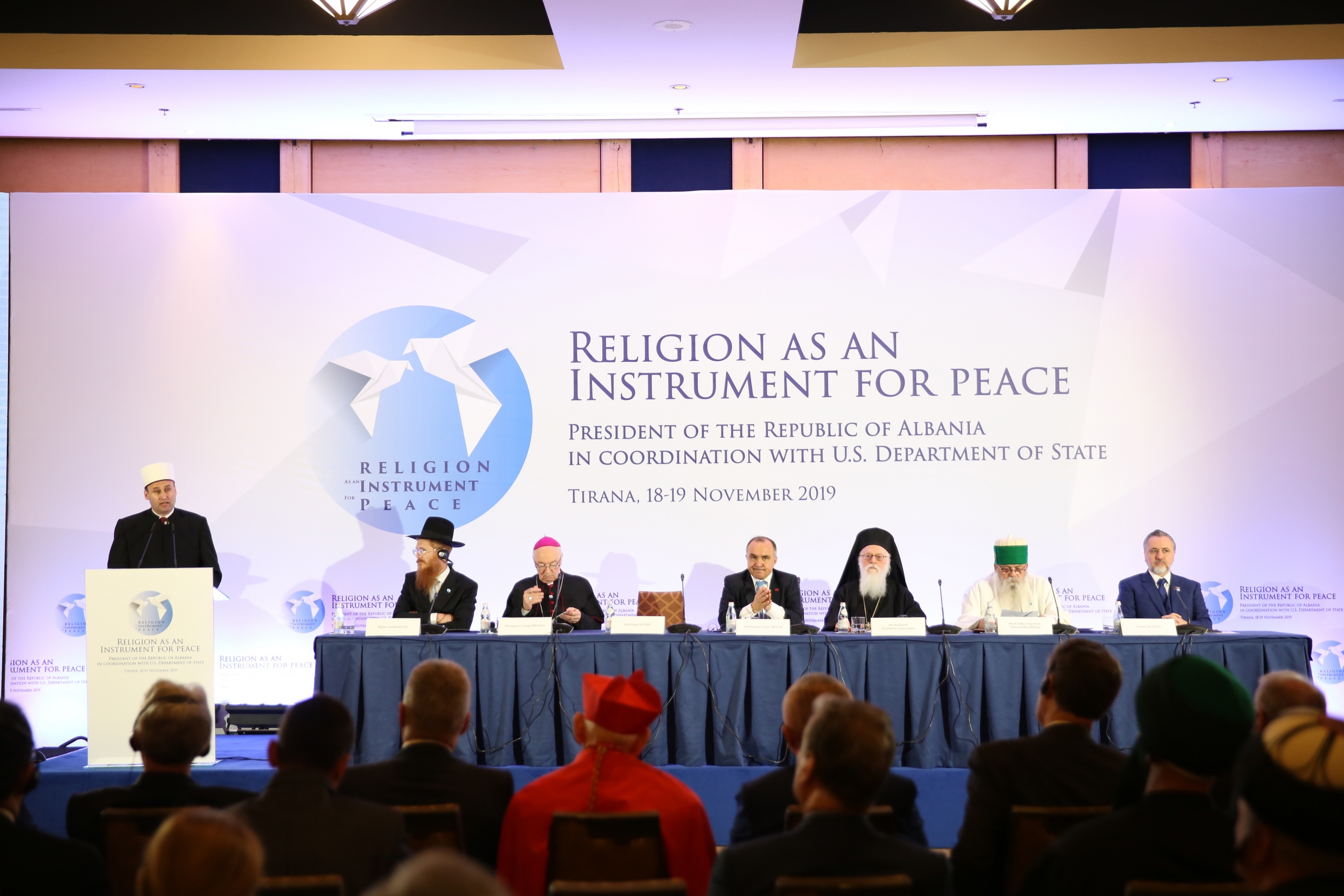 Kreu i KMSH-së merr pjesë në konferencën “Feja si instrument i Paqes”