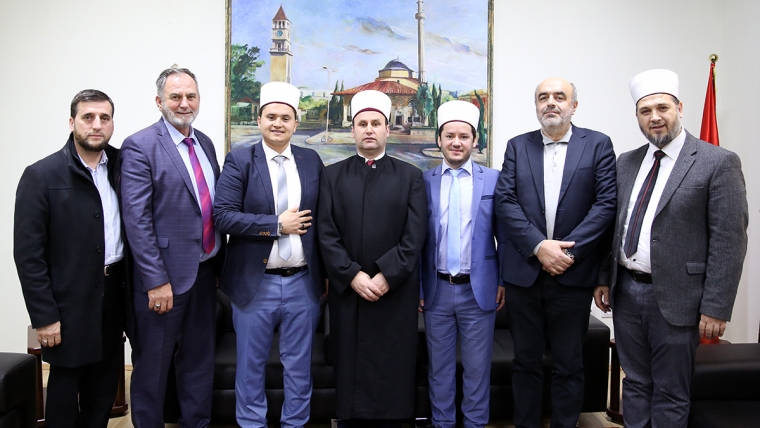 Delegacioni i Unioneve të Bashkësive Islame Shqiptare të Europës, viziton KMSH-në