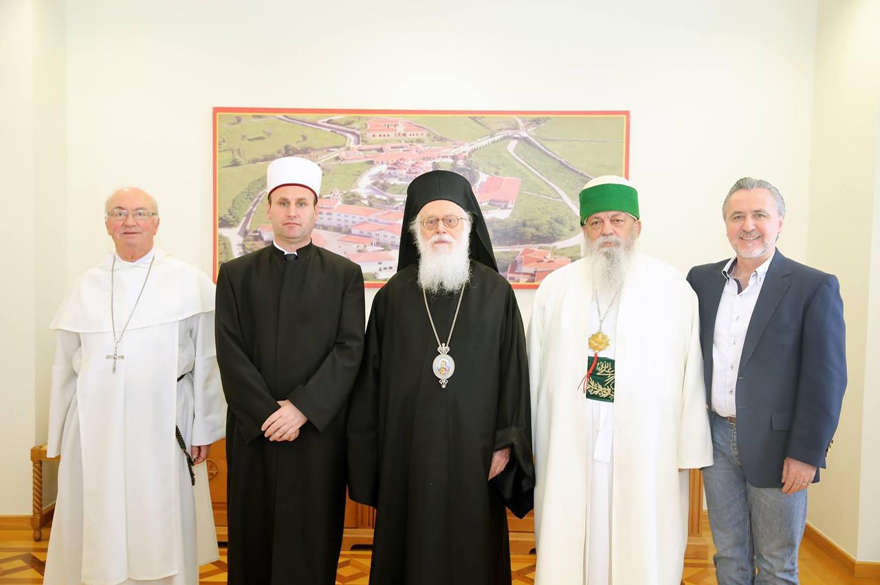 Krerët dhe përfaqësues të bashkësive fetare në Shqipëri mesazhe ngushëllimi dhe bashkimi drejtuar Komunitetit Mysliman të Shqipërisë për ngjarjen në Xhaminë Dine Hoxha