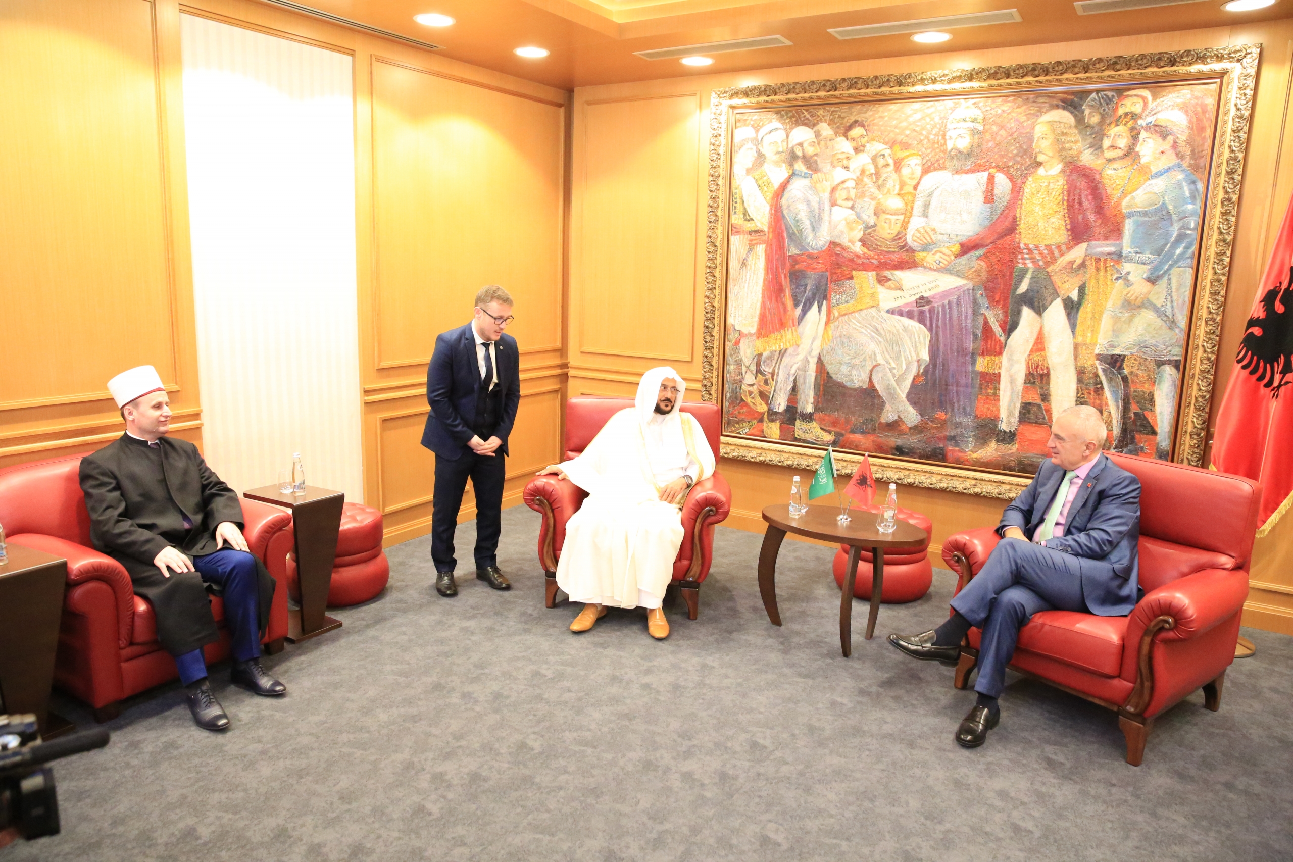 Kryetari i KMSH-së, dhe Ministri i Arabisë Saudite, pritën nga Presidenti i Republikës, Ilir Meta