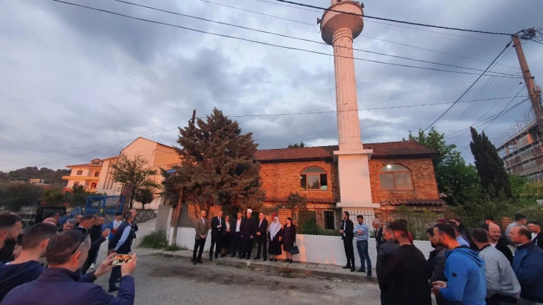Xhamia në Marikaj i dhurohet Komunitetit Mysliman të Shqipërisë.