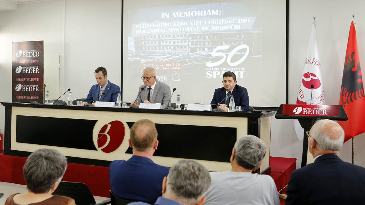 In memorien: “Persekutimi komunist i prijësve dhe dijetarëve myslimanë në Shqipëri”
