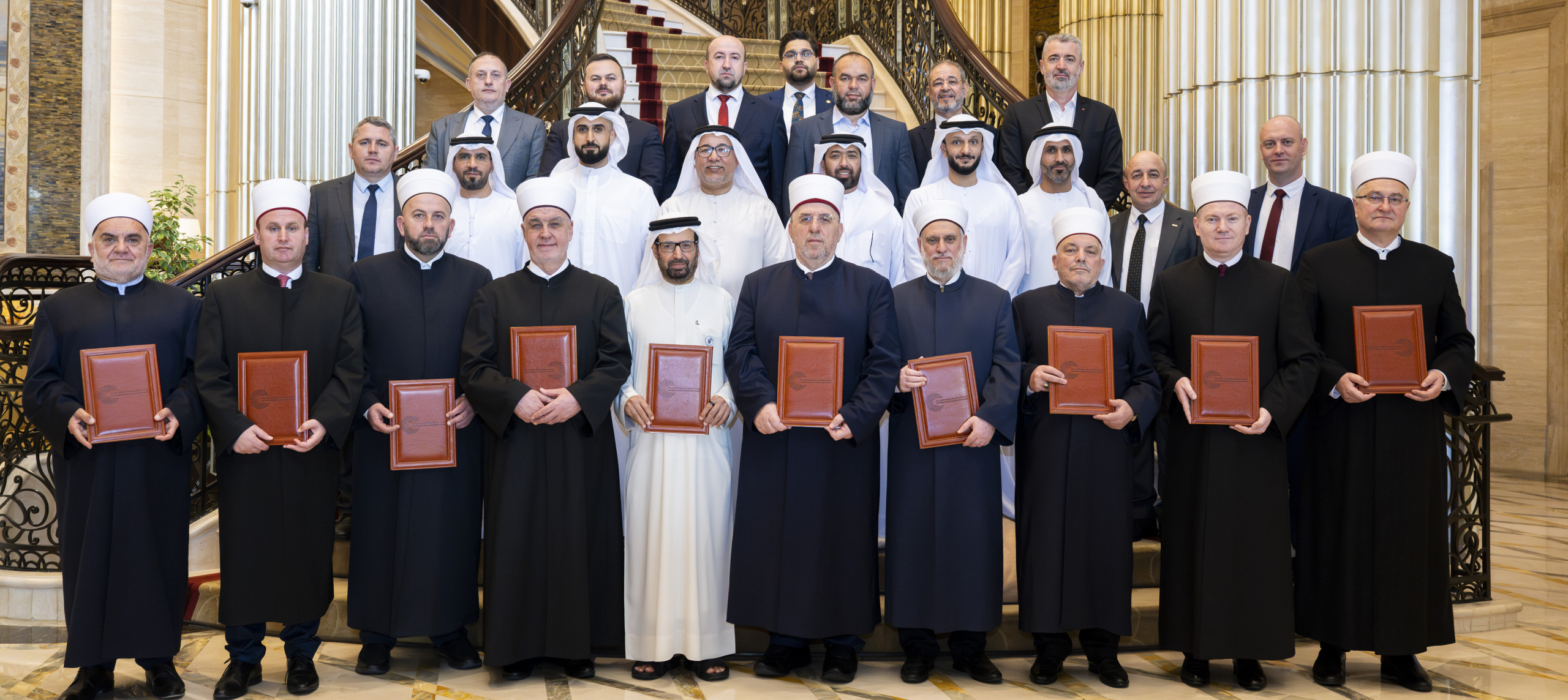 Kryetari i KMSH-së merr pjesë në Konferencën Ndërkombëtare në Abu Dhabi