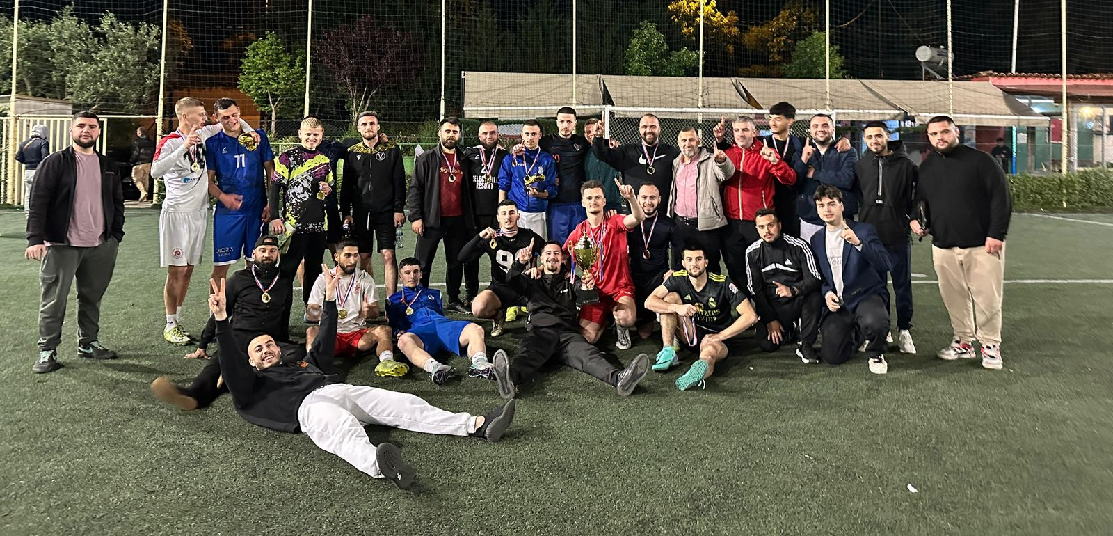Zhvillohet finalja e kampionatit të futbollit mes xhamive të ndryshme të Tiranës