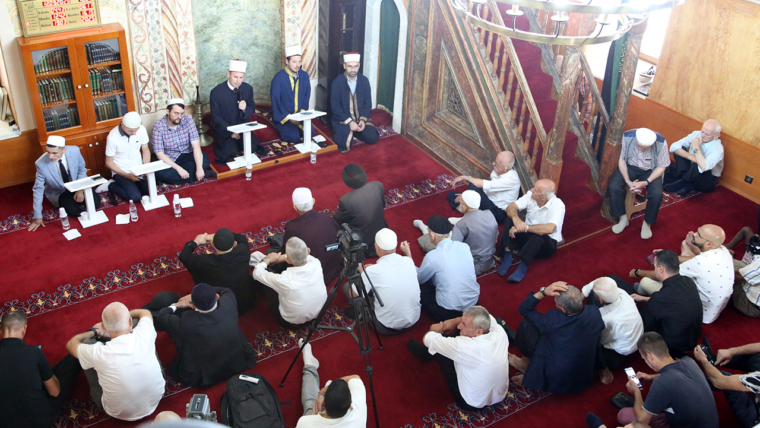 Program fetar kushtuar Profetit Muhamed ﷺ (Mevludi) në Xhaminë Et’hem Bej