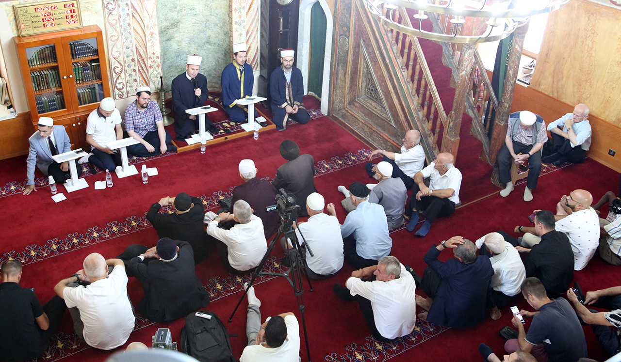Program fetar kushtuar Profetit Muhamed ﷺ (Mevludi) në Xhaminë Et’hem Bej